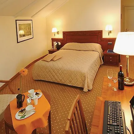 Hotel My 4*